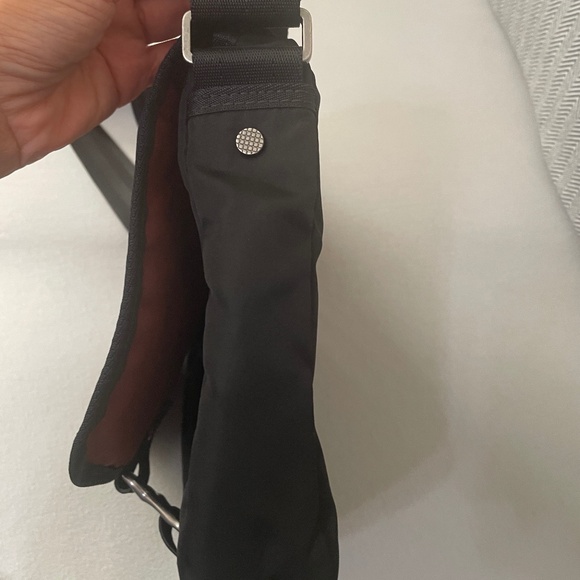 T-Tech by TUMI Essential Gear "Lewis Small Flap Crossbody" Bag - Picture 10 of 13